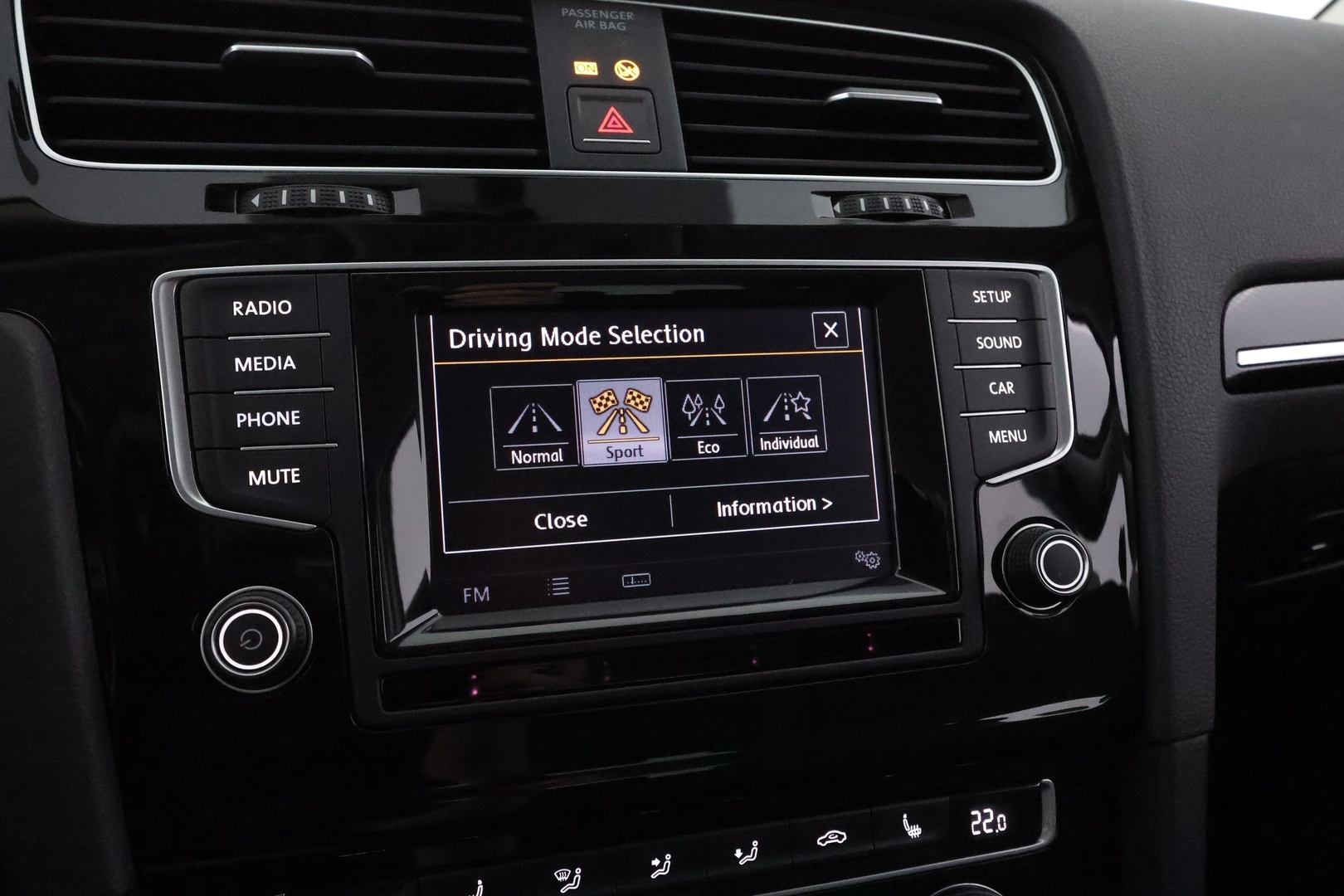 VOLKSWAGEN Golf 2014