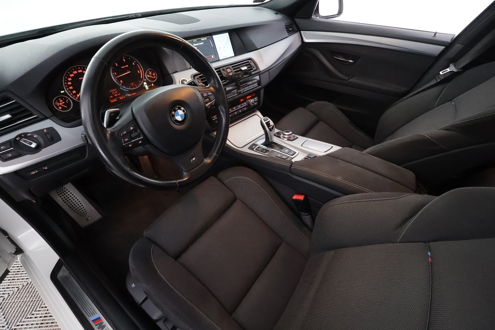 BMW 530 2011