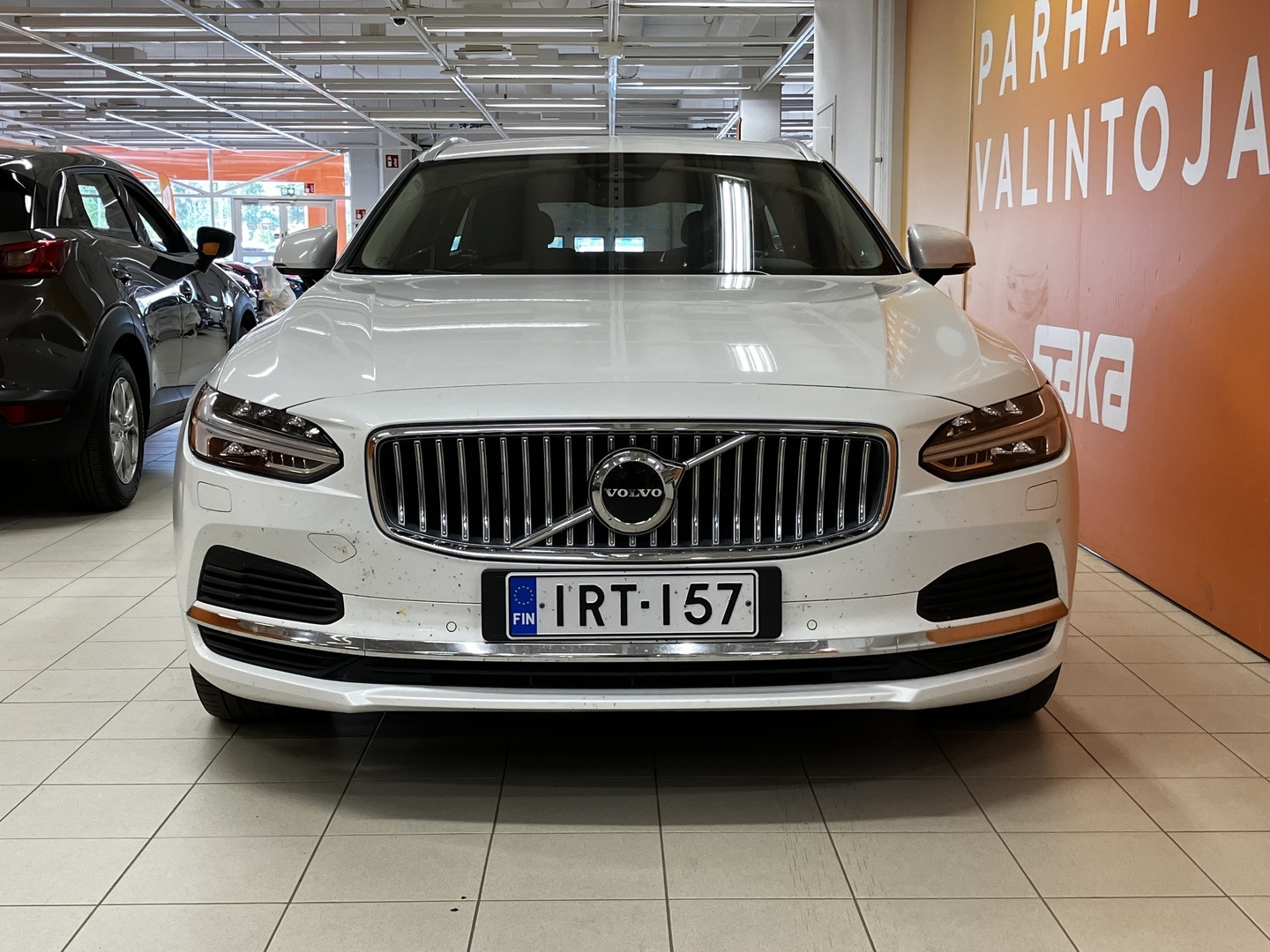 VOLVO V90 2023