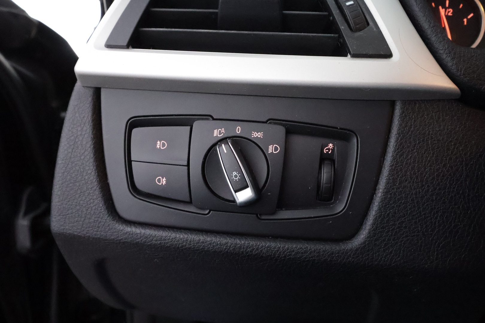 BMW 320 2012