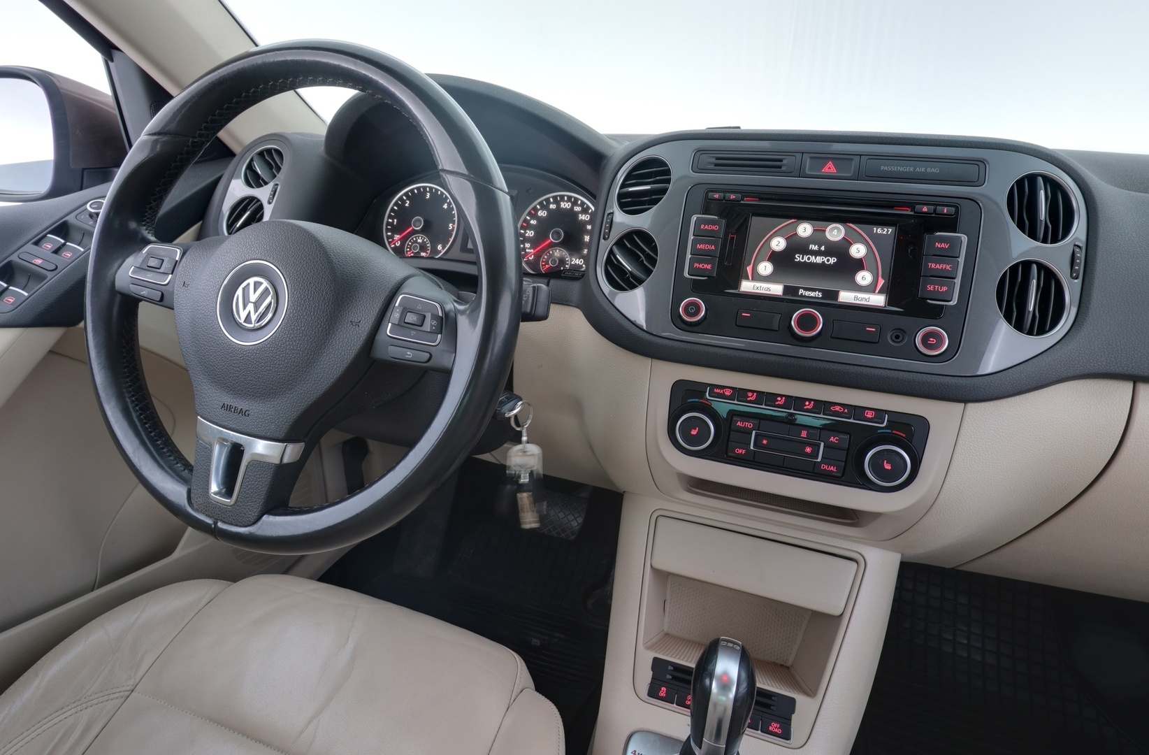 VOLKSWAGEN Tiguan 2012