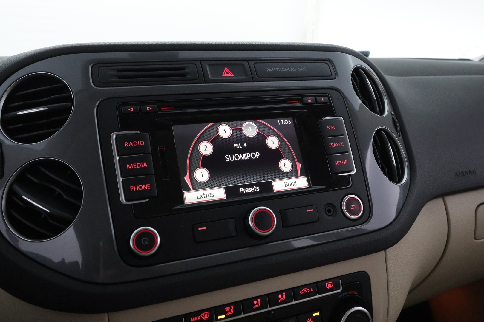 VOLKSWAGEN Tiguan 2012