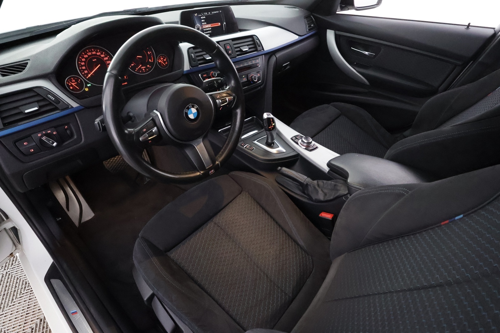 BMW 318 2015