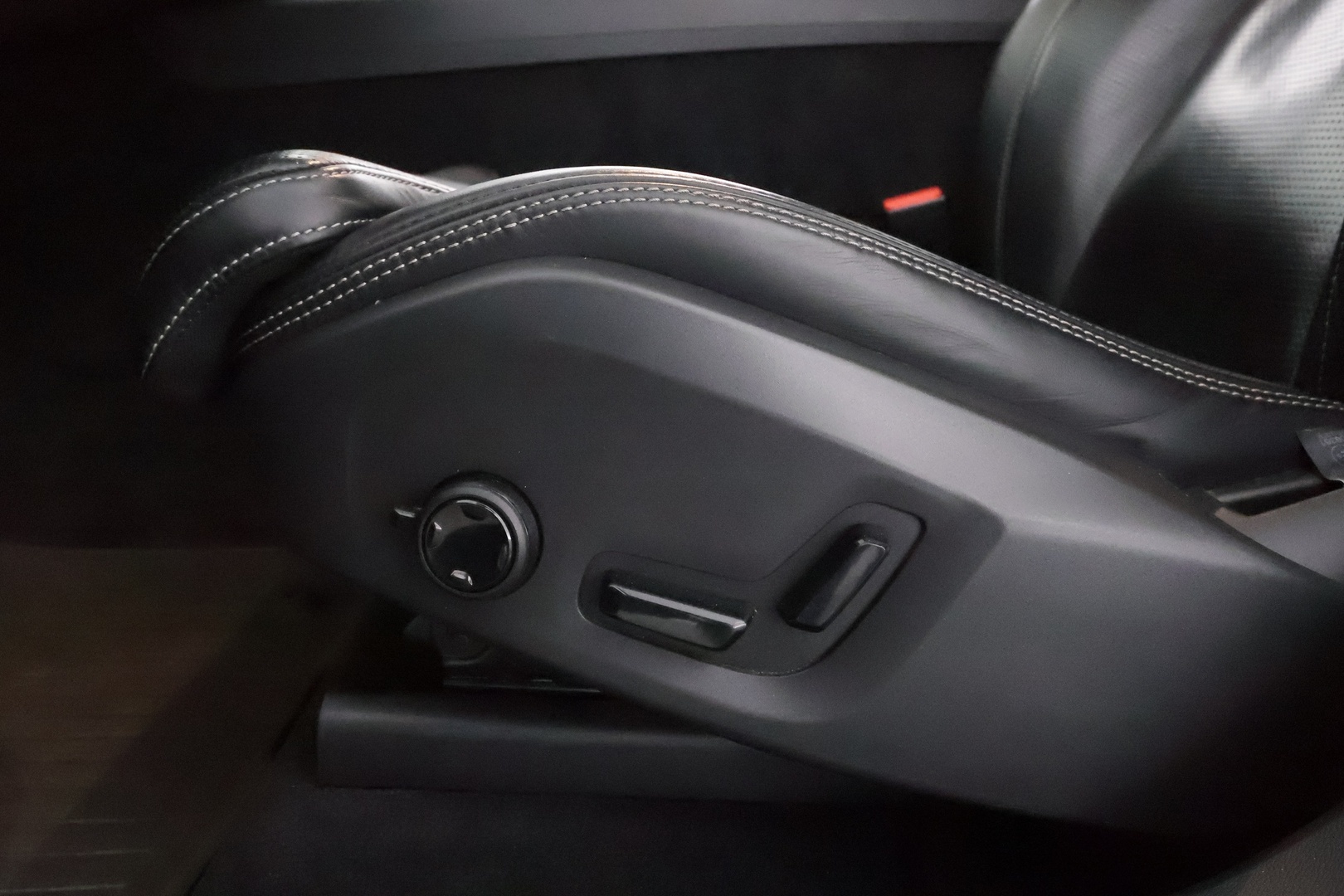 VOLVO XC60 2020