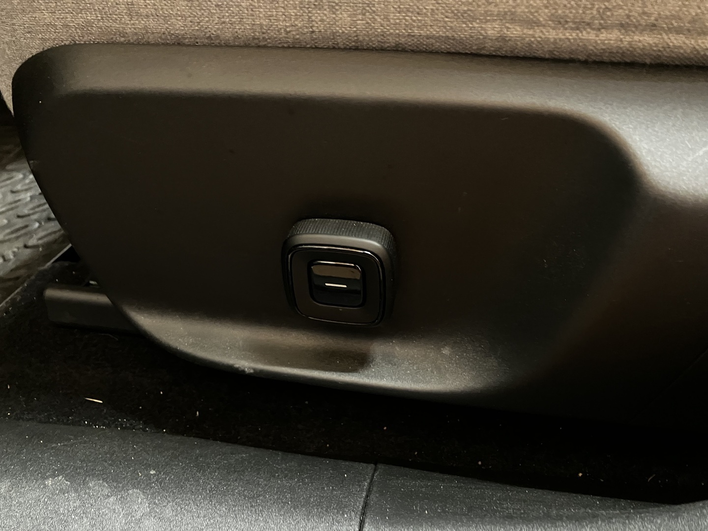 VOLVO EX30 2025