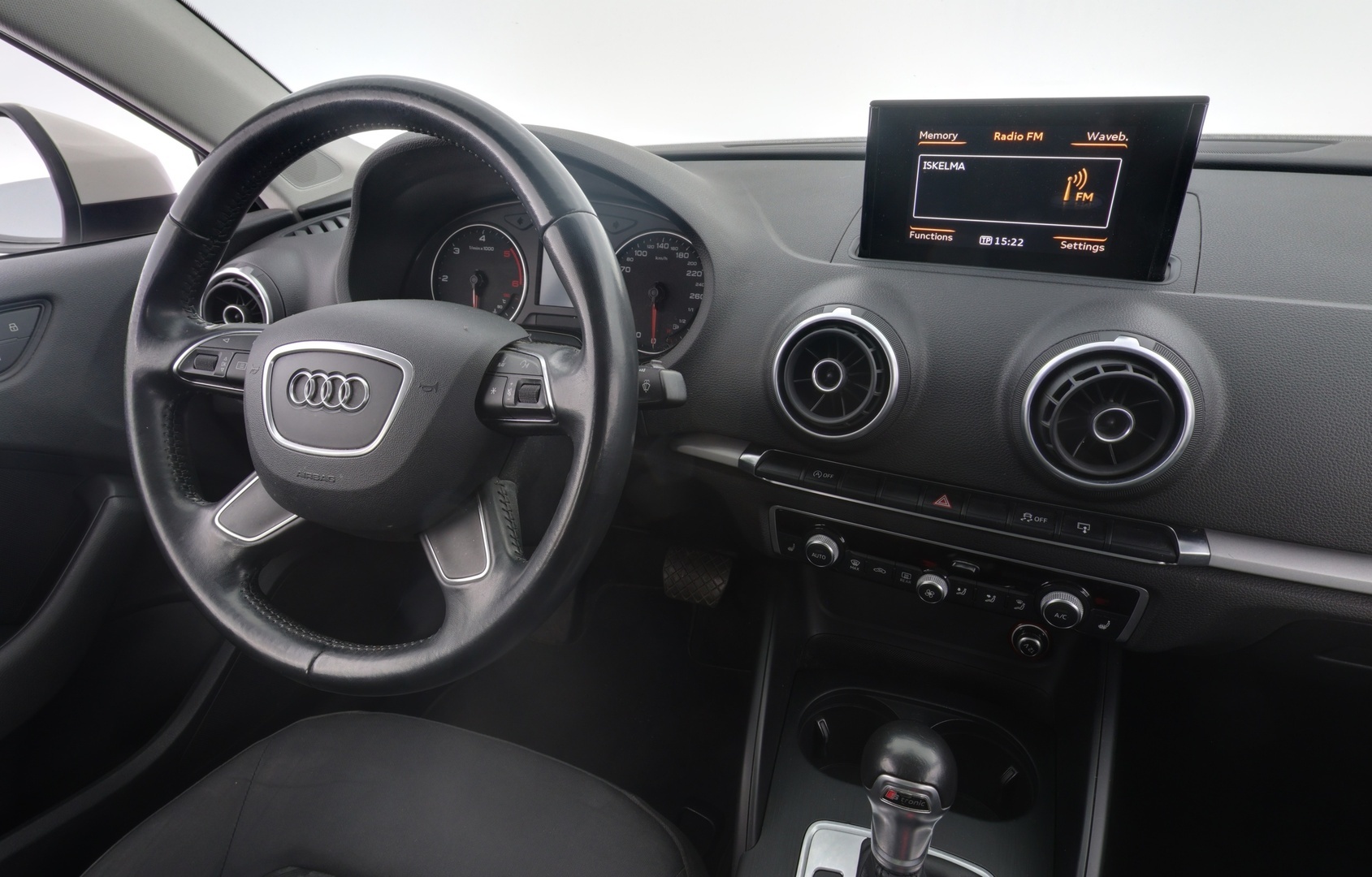 AUDI A3 2015