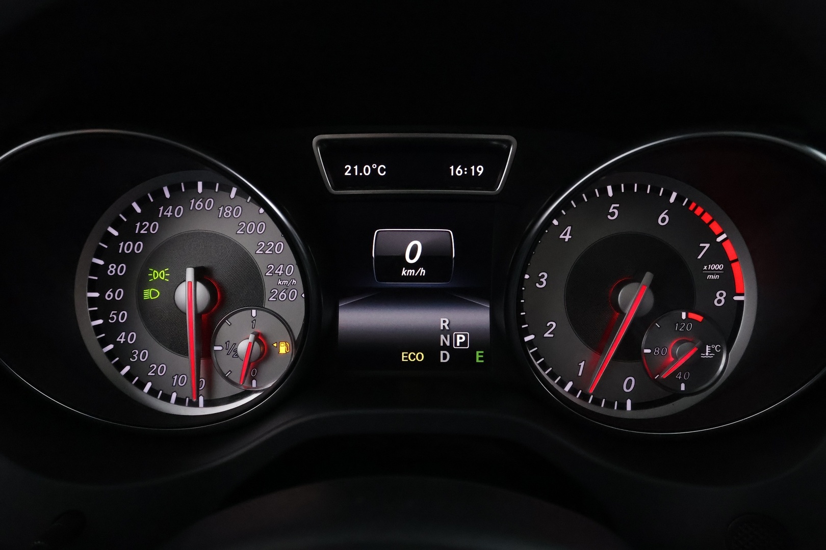 MERCEDES-BENZ CLA 2013
