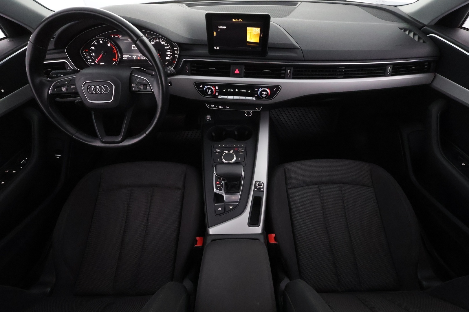 AUDI A4 2016