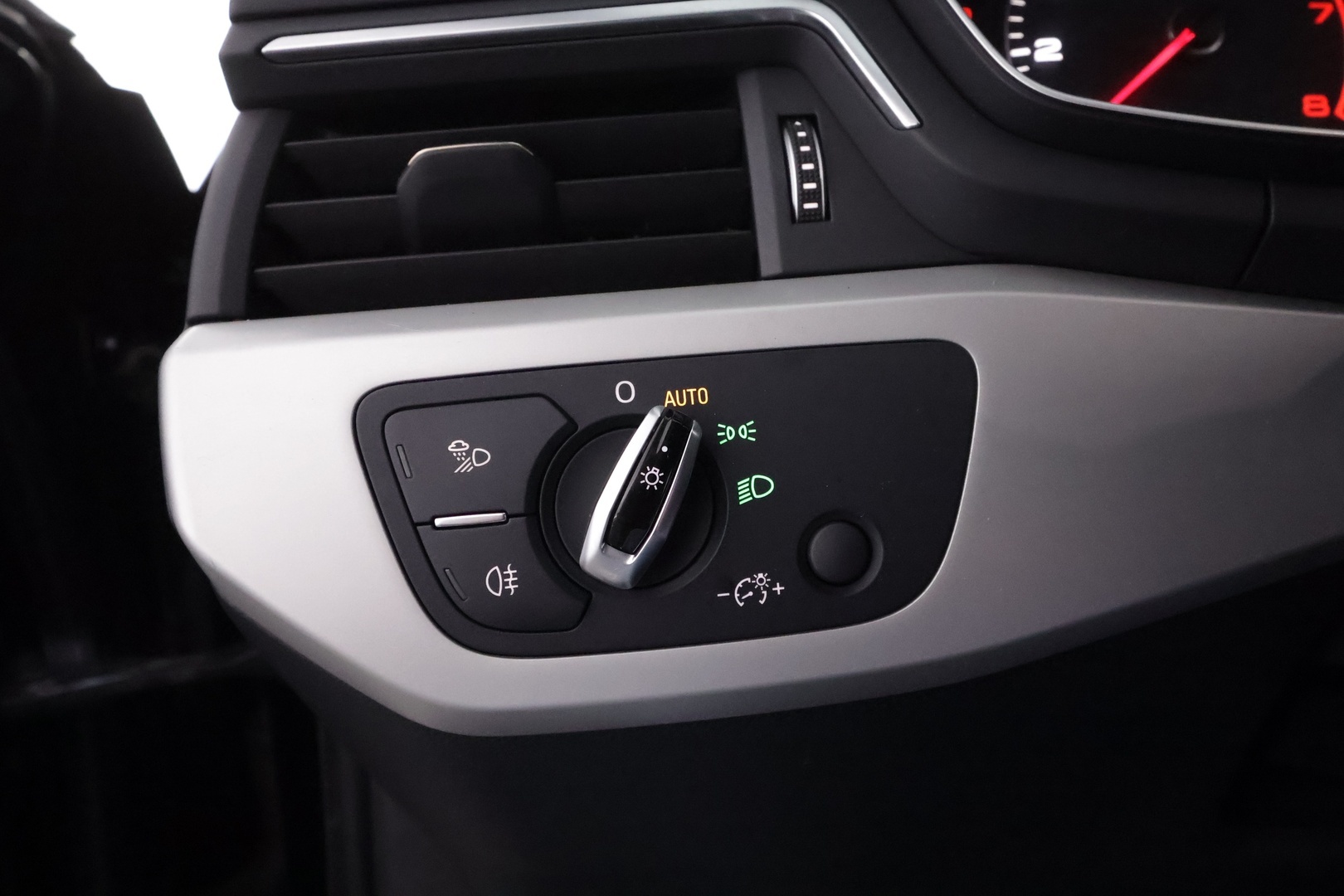 AUDI A4 2016
