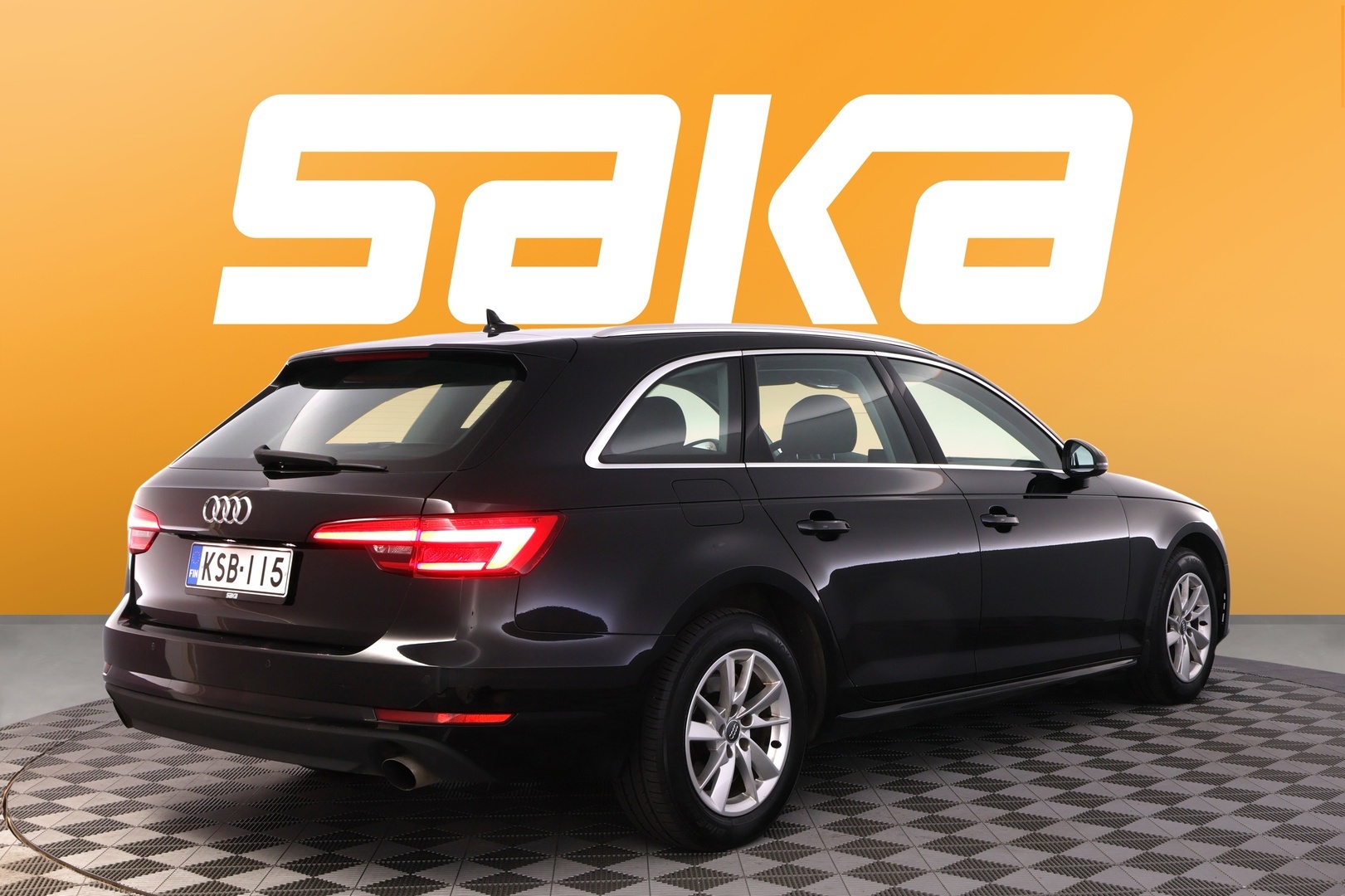 AUDI A4 2016