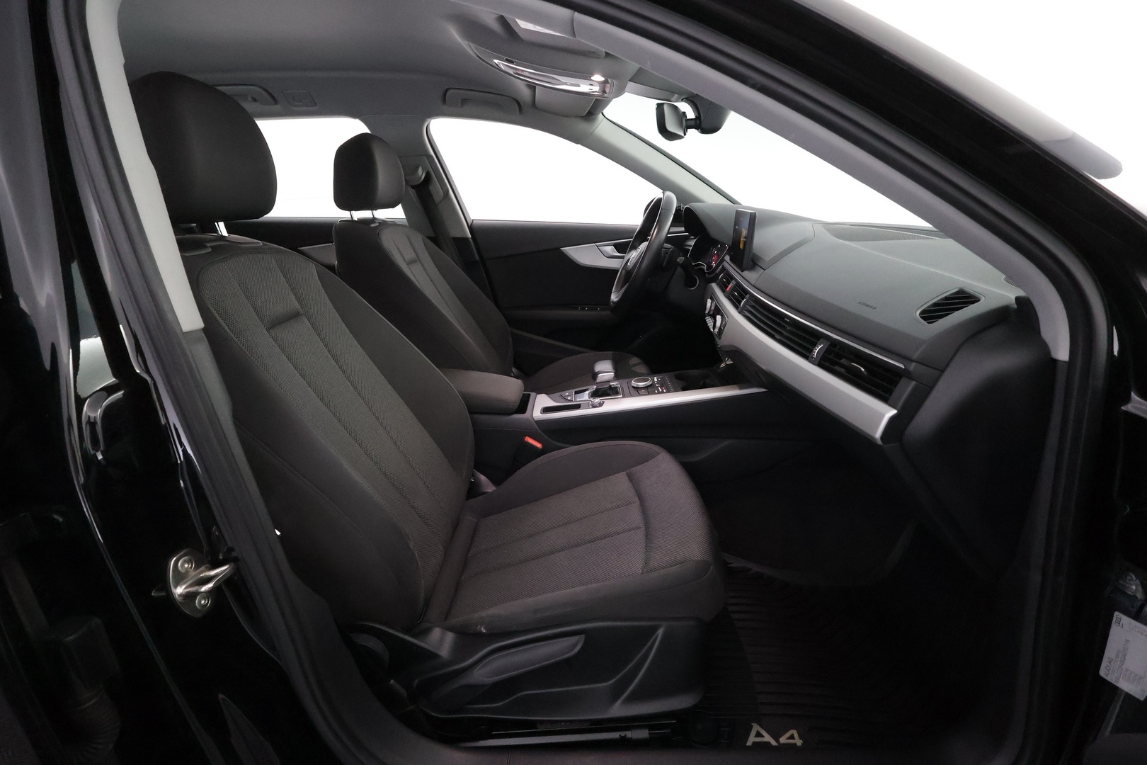 AUDI A4 2016