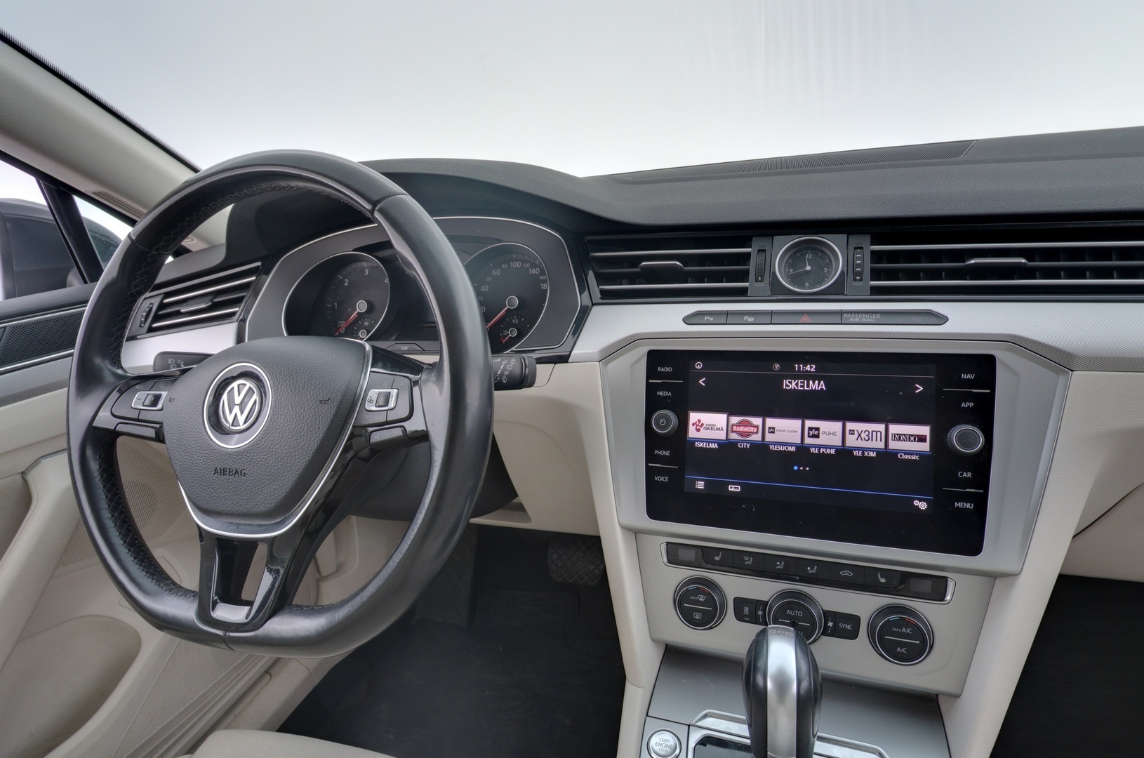 VOLKSWAGEN Passat 2019