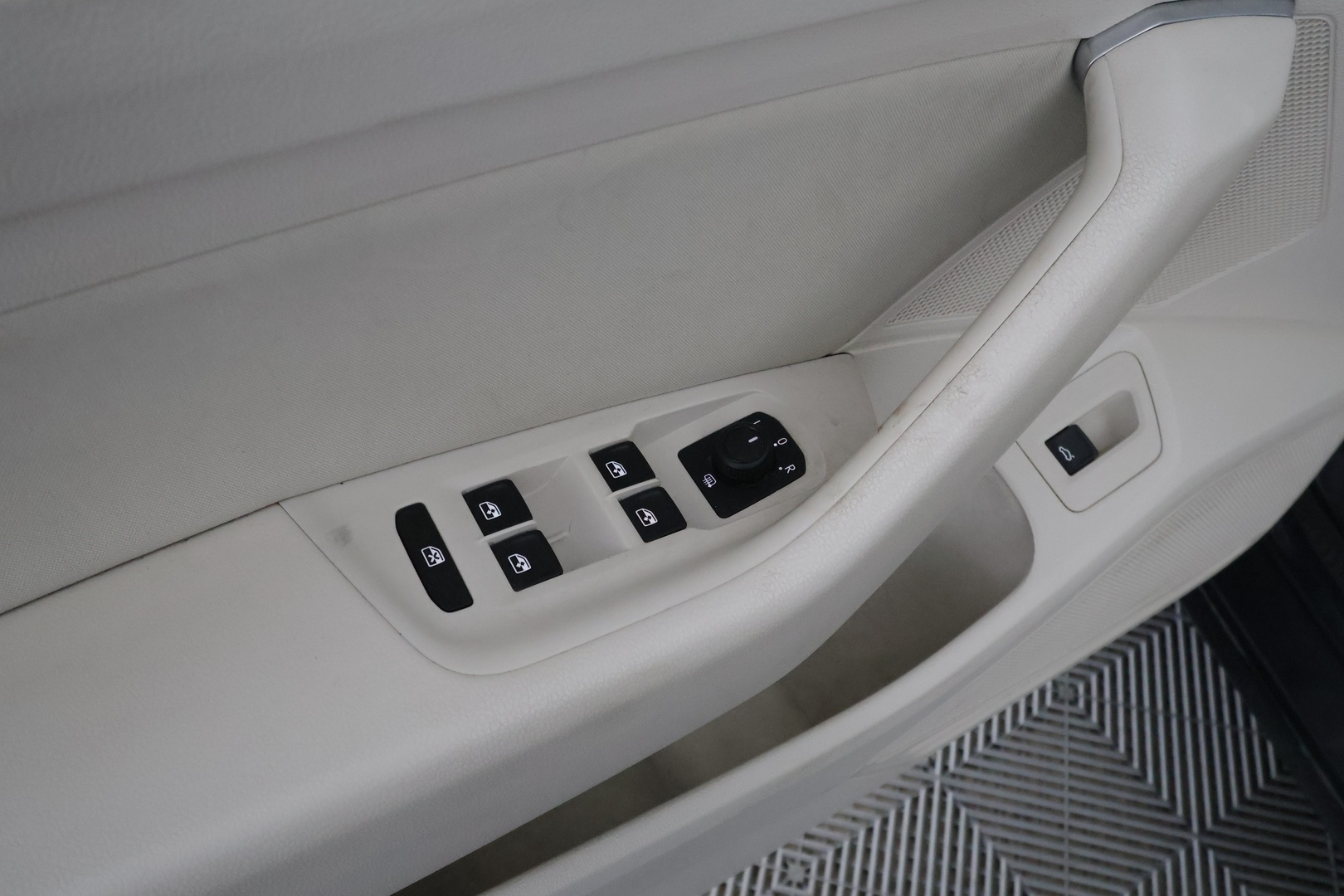 VOLKSWAGEN Passat 2019