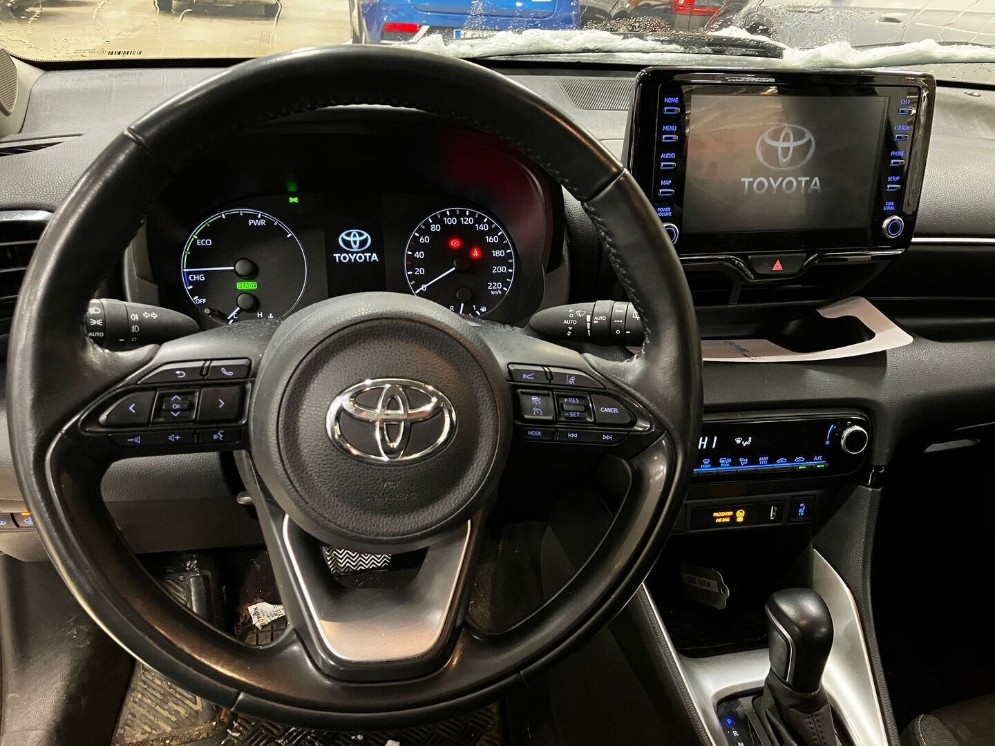 TOYOTA Yaris 2023