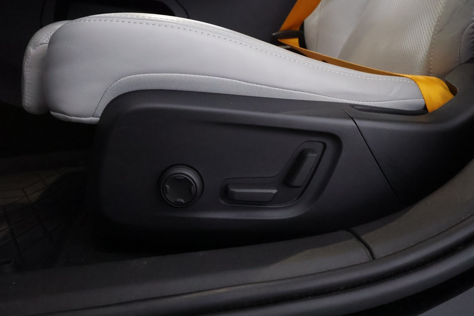 POLESTAR 2 2024
