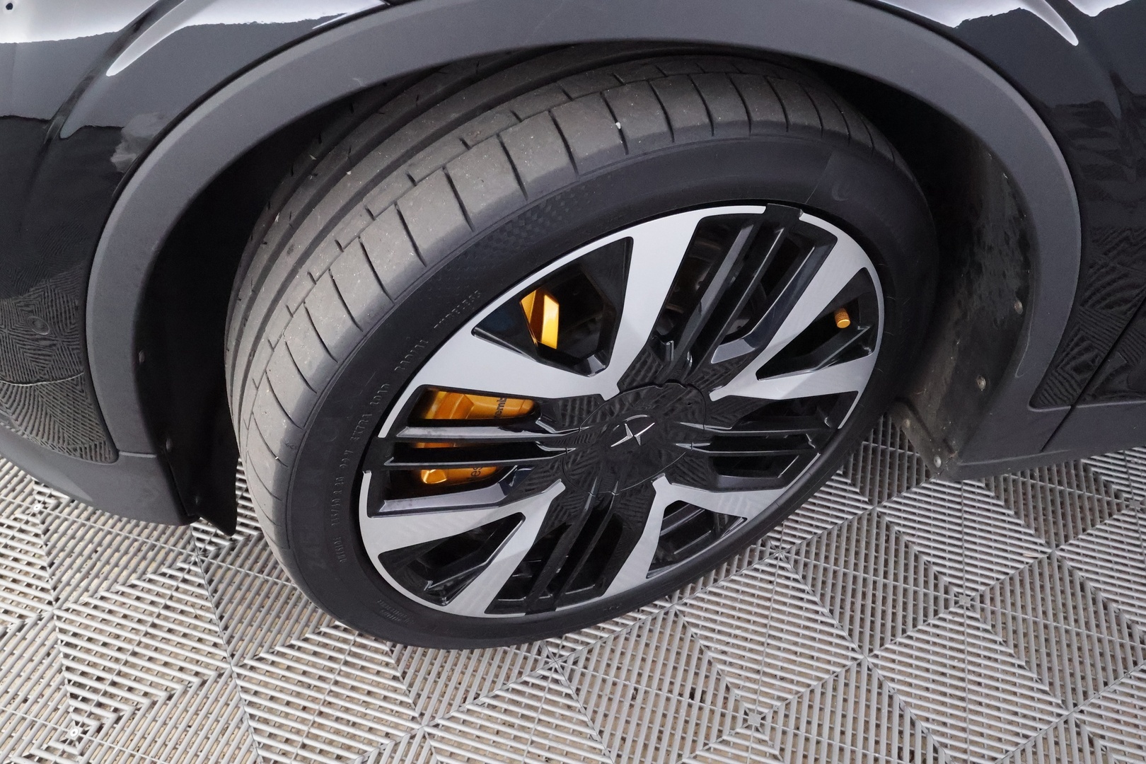 POLESTAR 2 2024