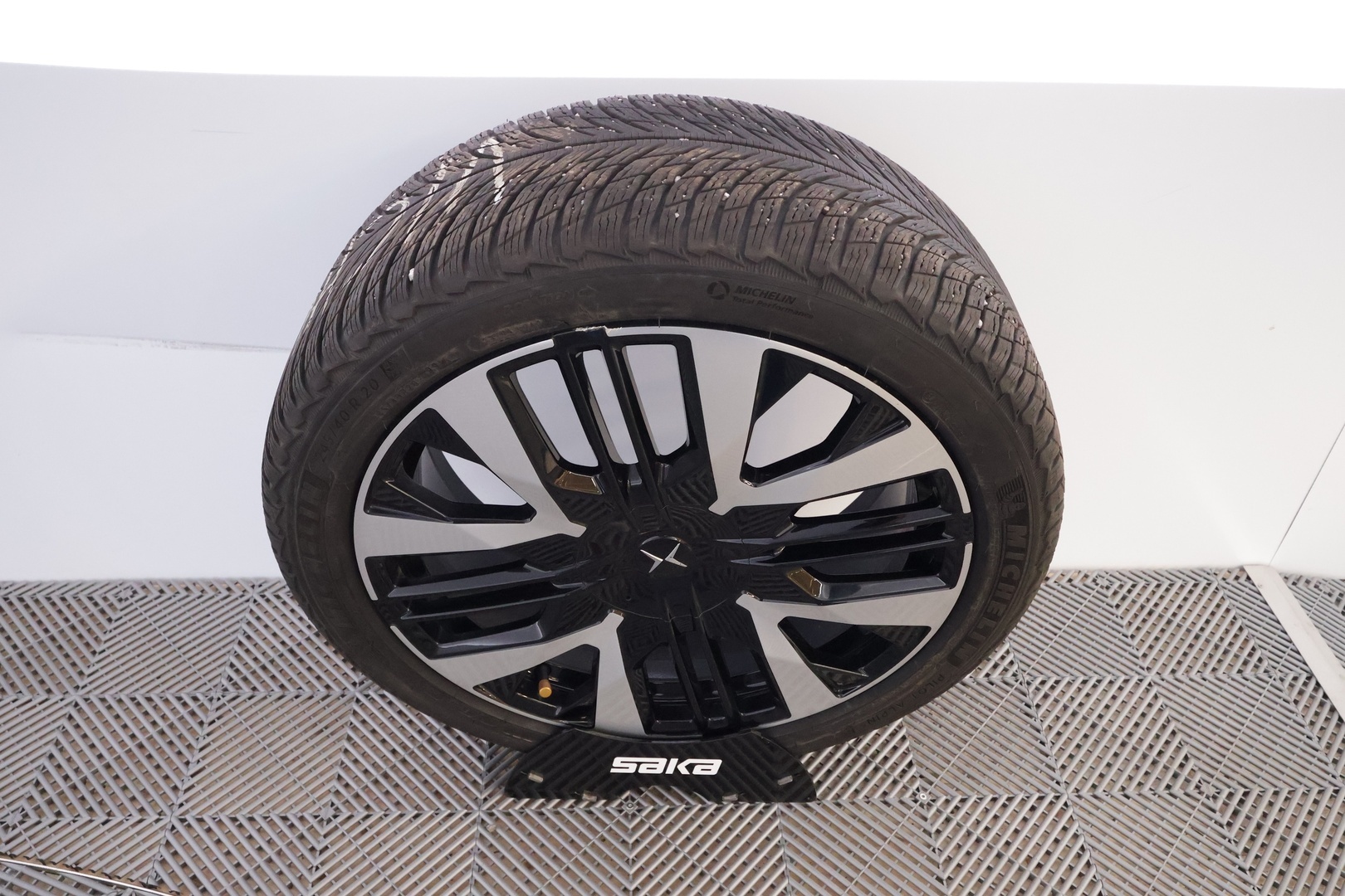 POLESTAR 2 2024