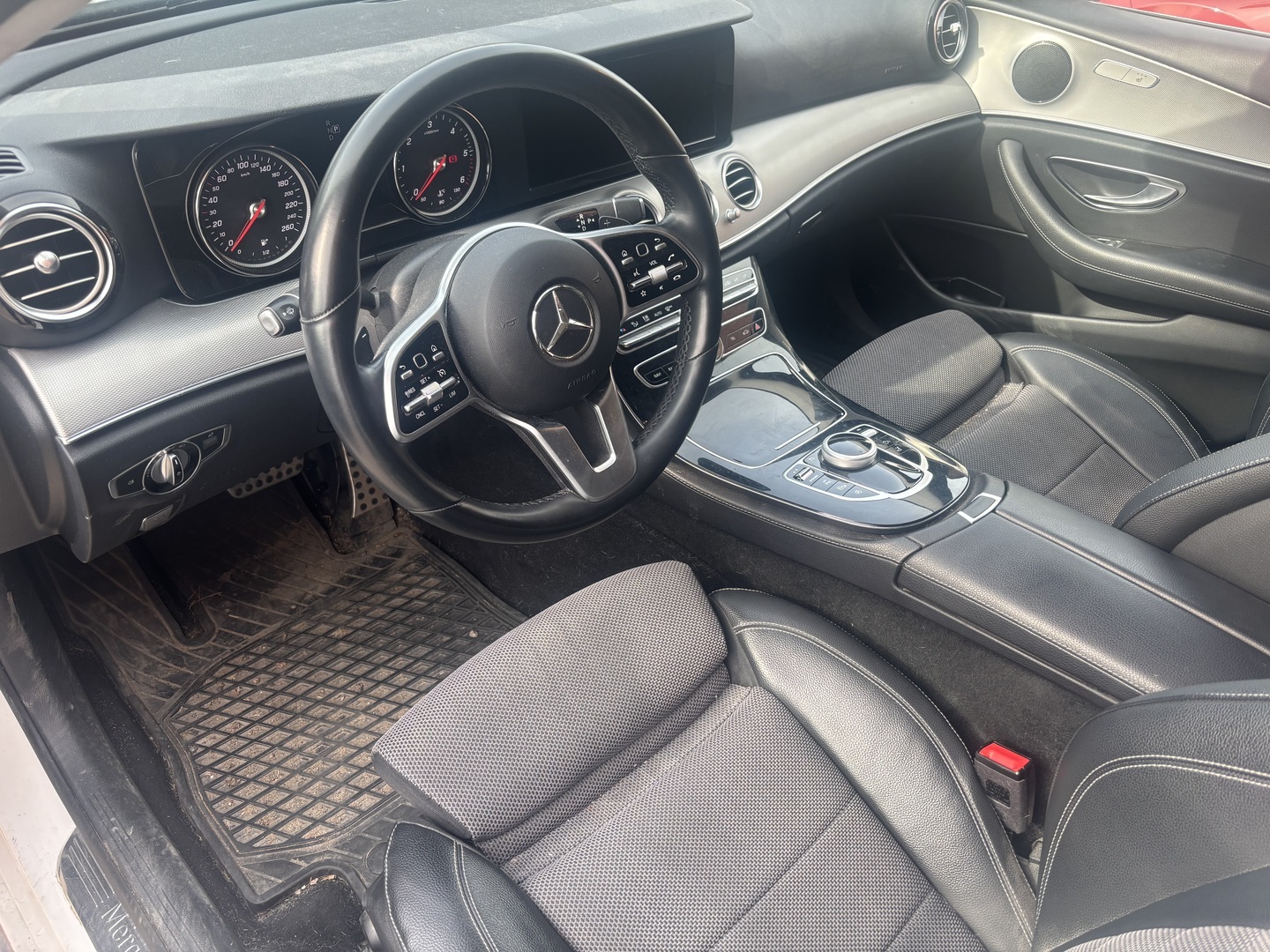 MERCEDES-BENZ E 2019