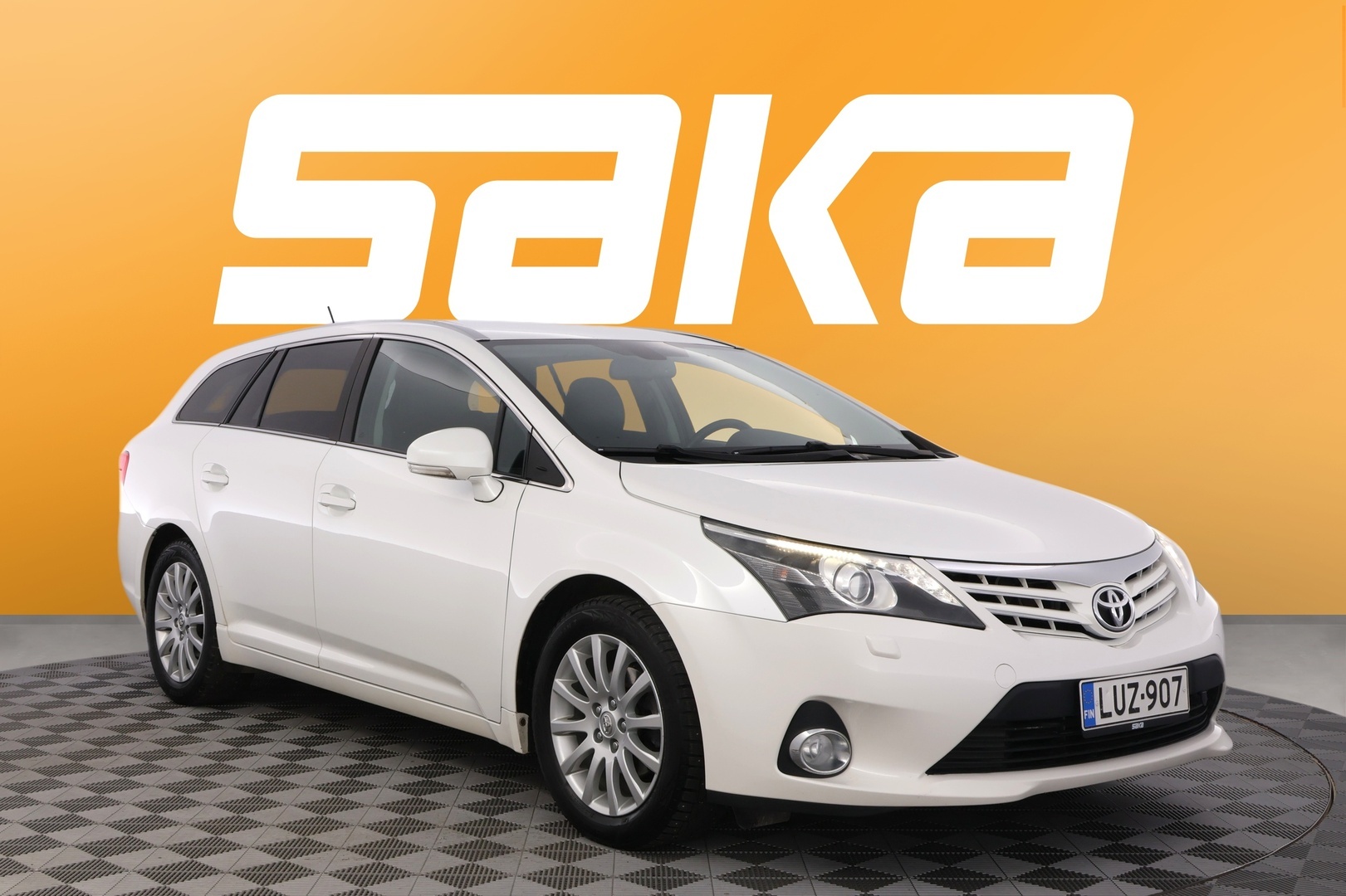 TOYOTA Avensis 2013
