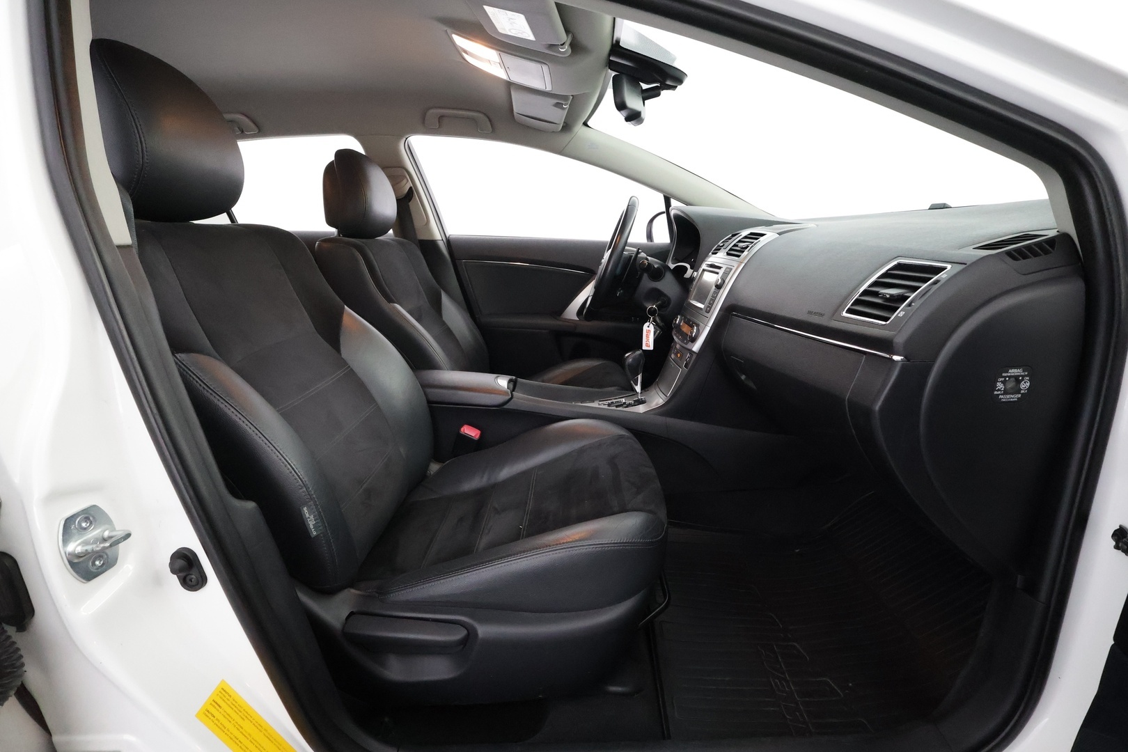 TOYOTA Avensis 2013
