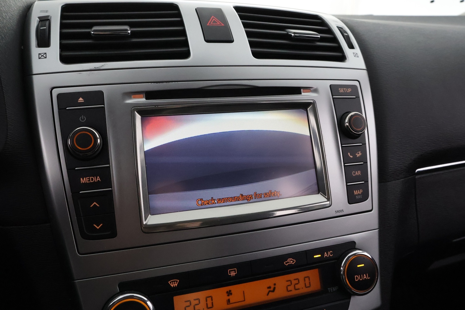 TOYOTA Avensis 2013