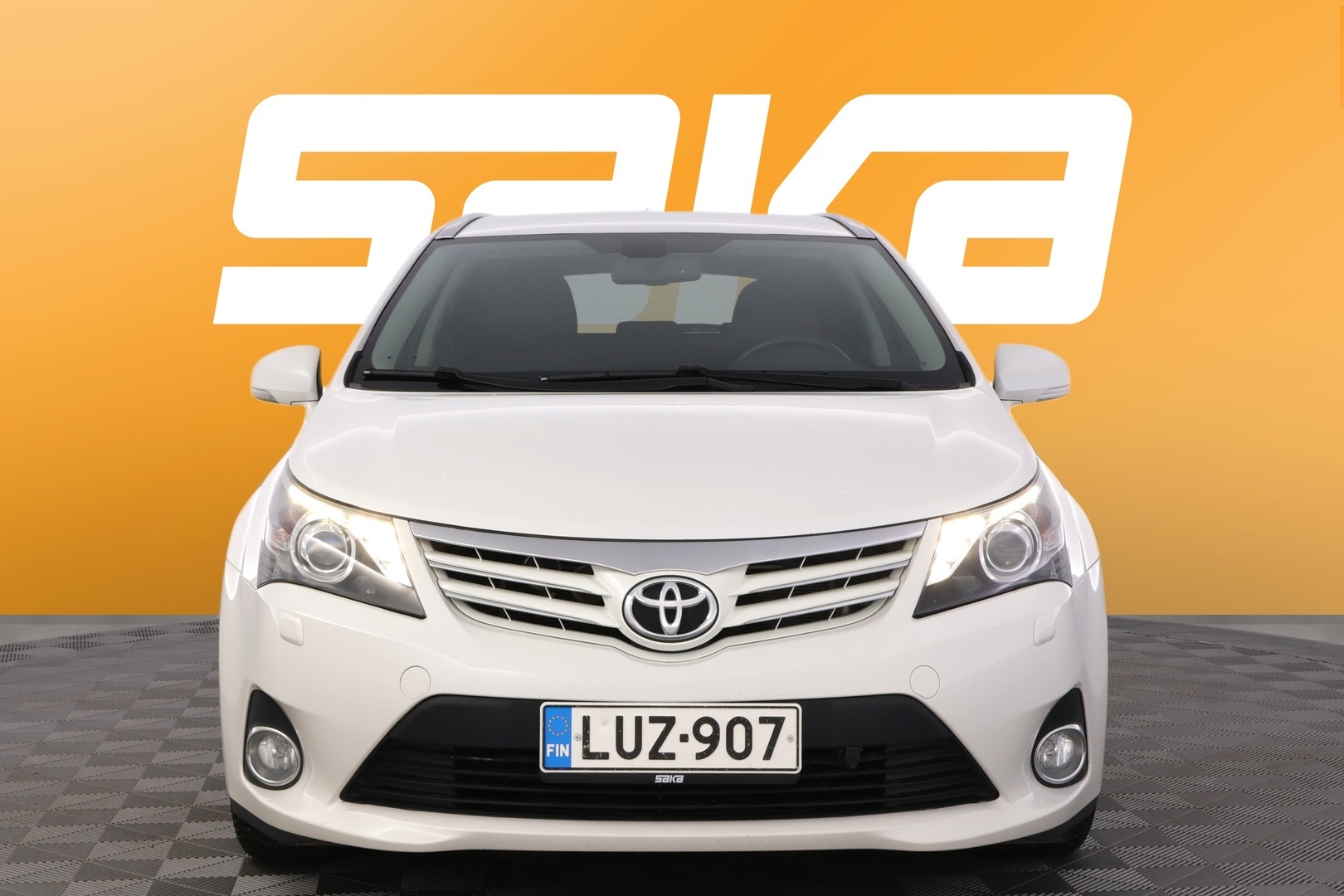 TOYOTA Avensis 2013