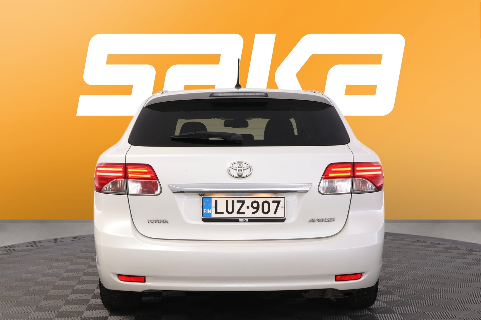 TOYOTA Avensis 2013