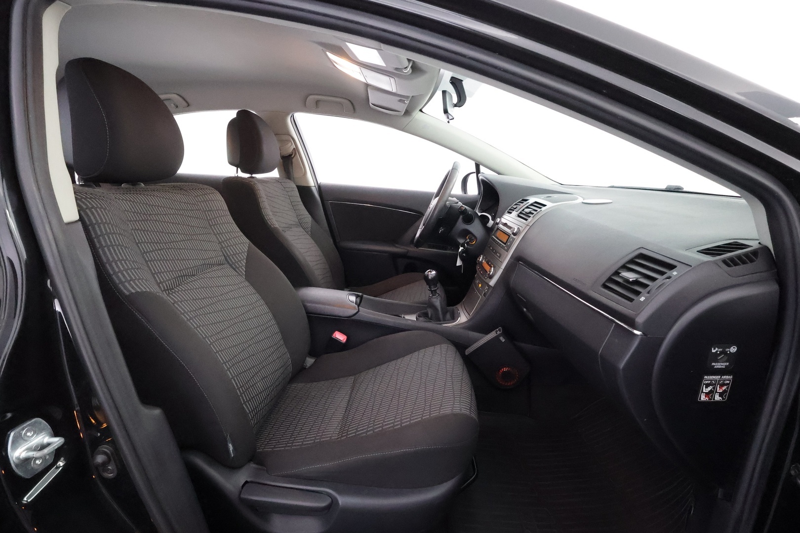 TOYOTA Avensis 2011
