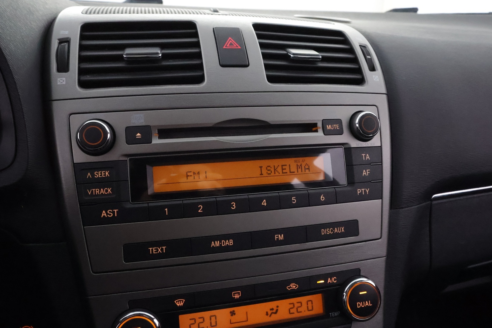 TOYOTA Avensis 2011