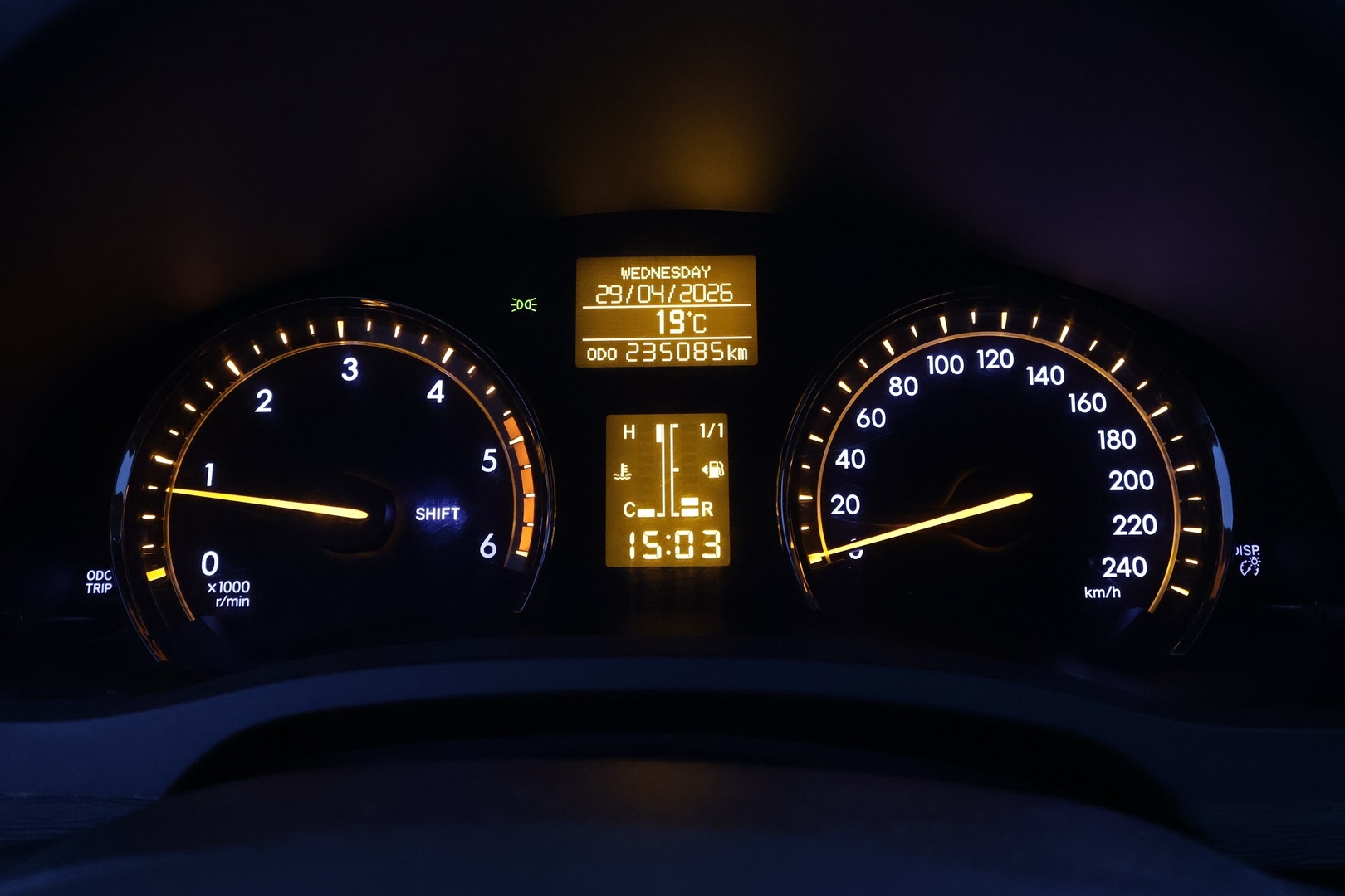 TOYOTA Avensis 2011