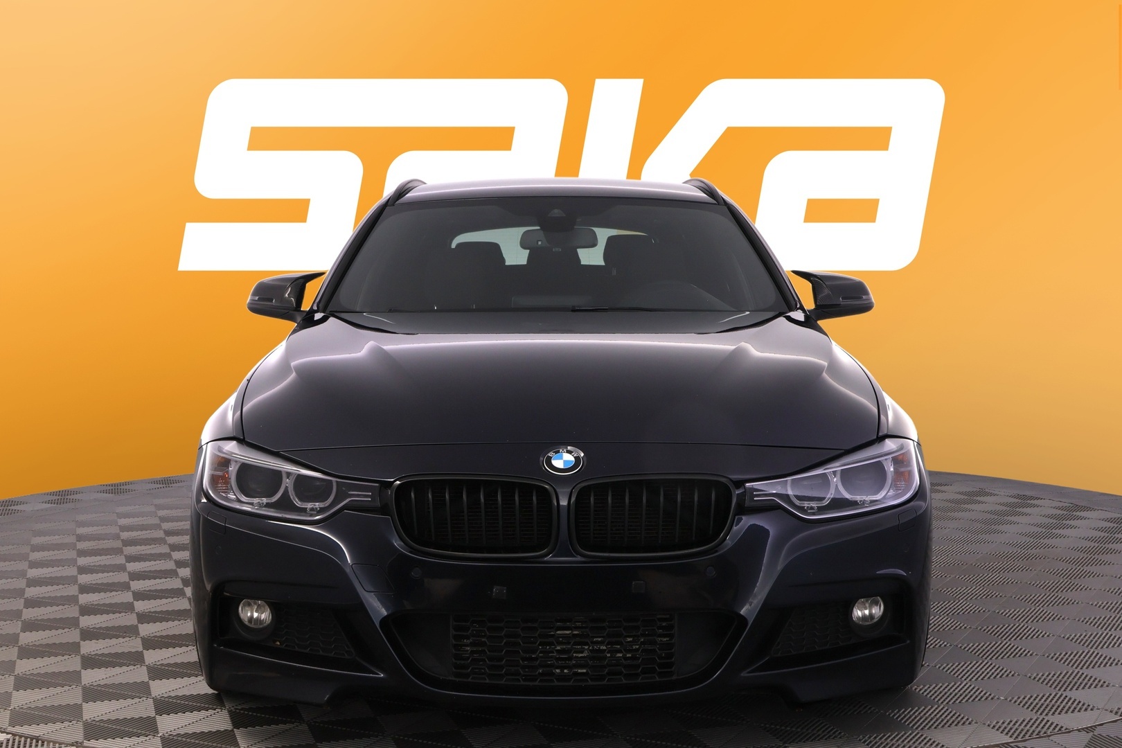 BMW 330 2013