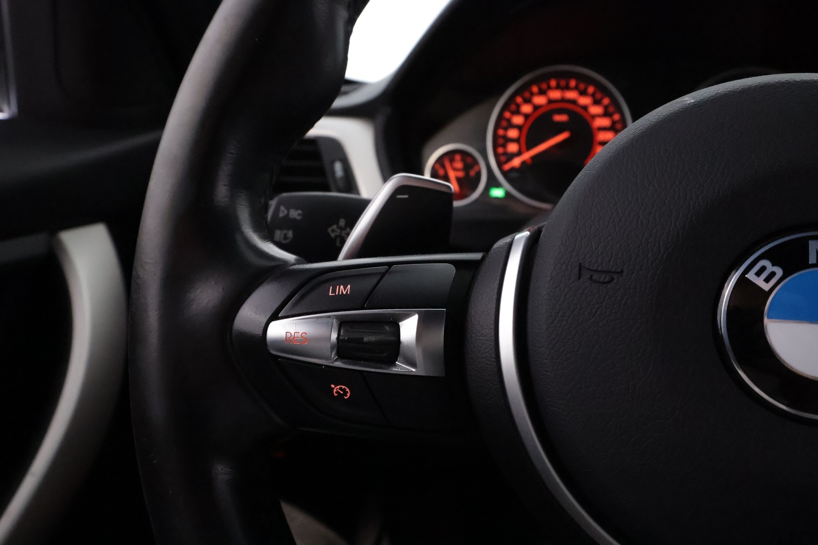 BMW 330 2013