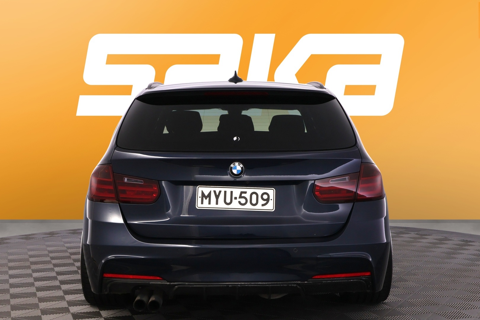 BMW 330 2013