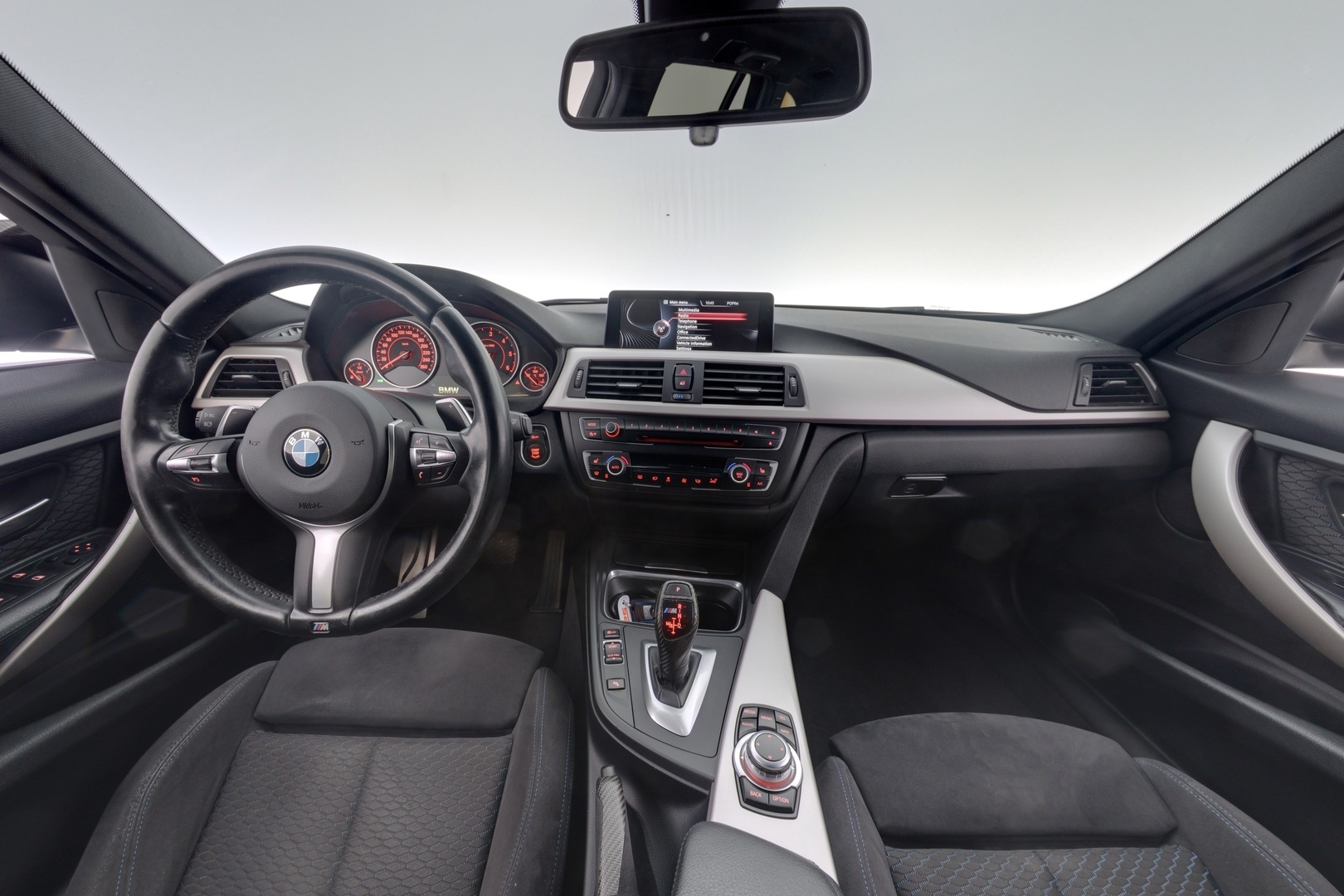 BMW 330 2013