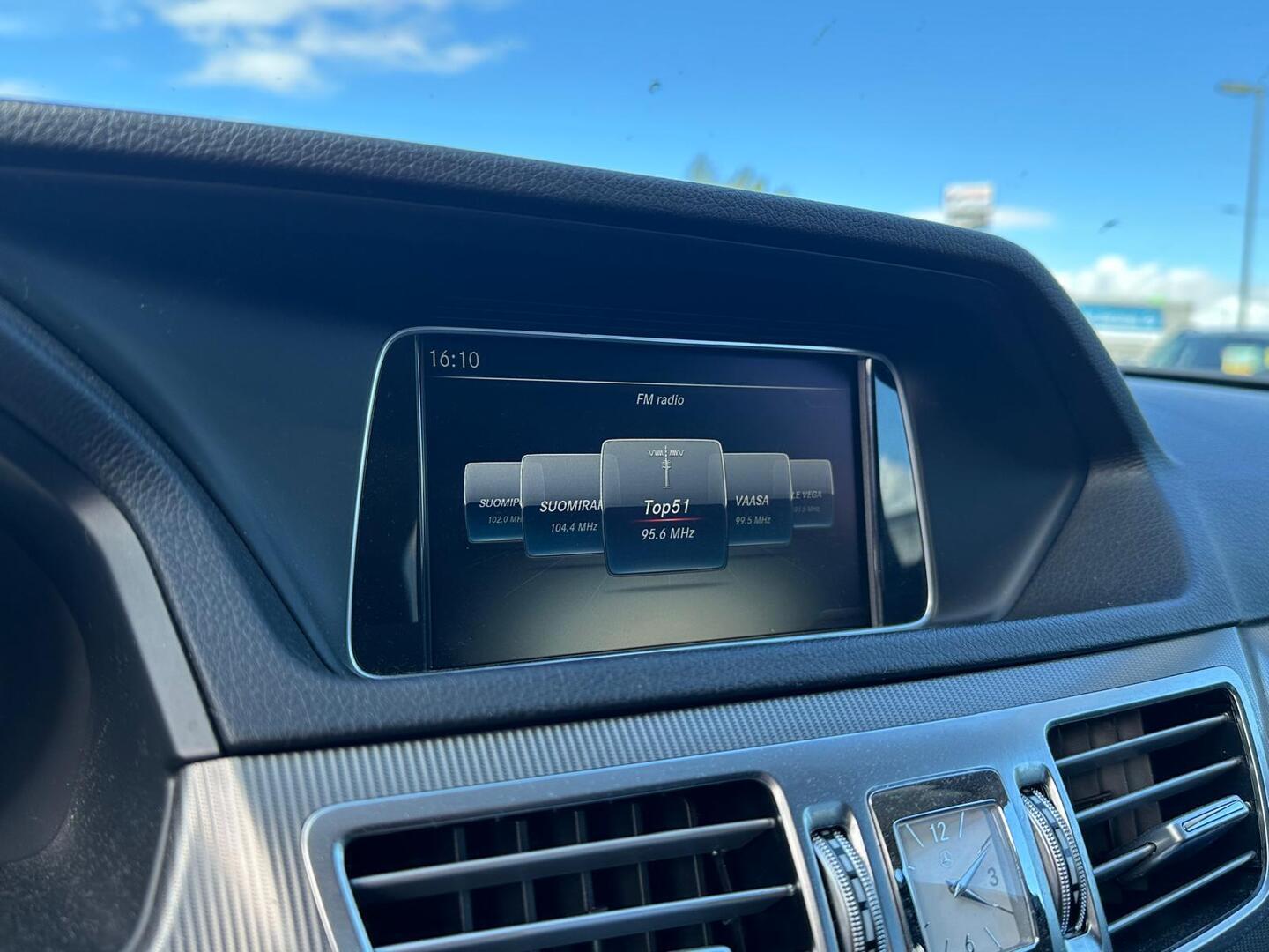 MERCEDES-BENZ E 2016