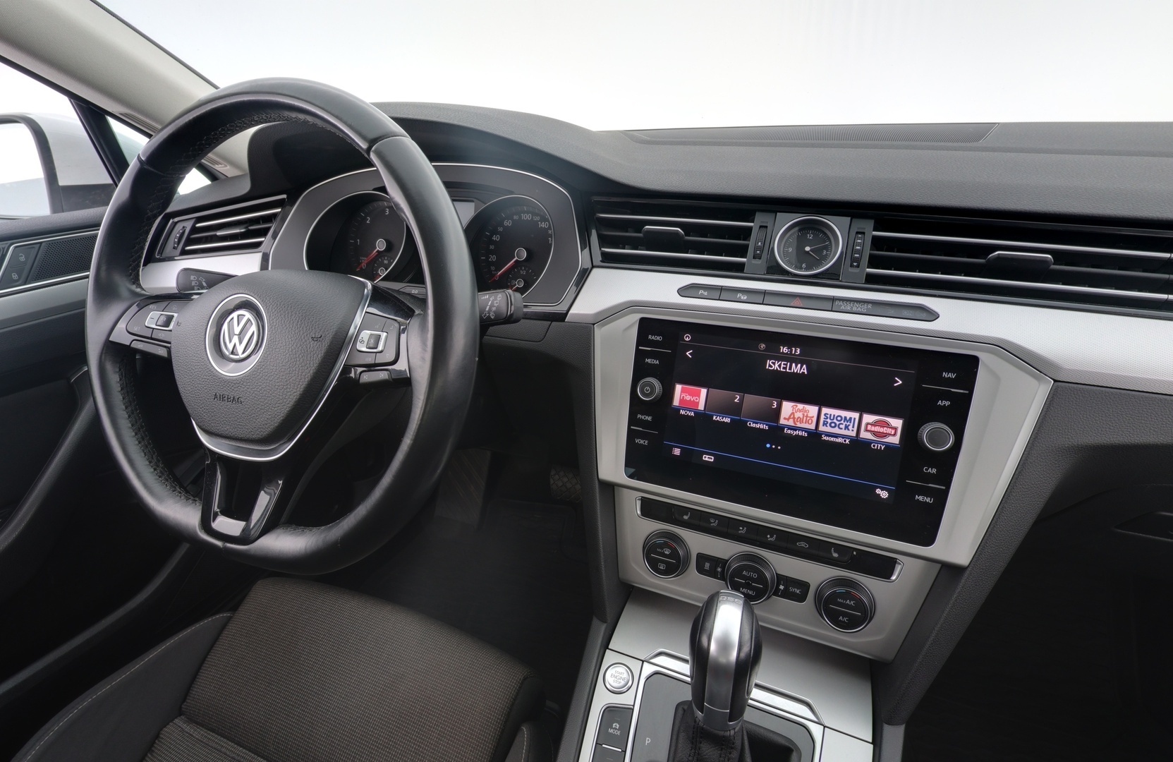VOLKSWAGEN Passat 2019