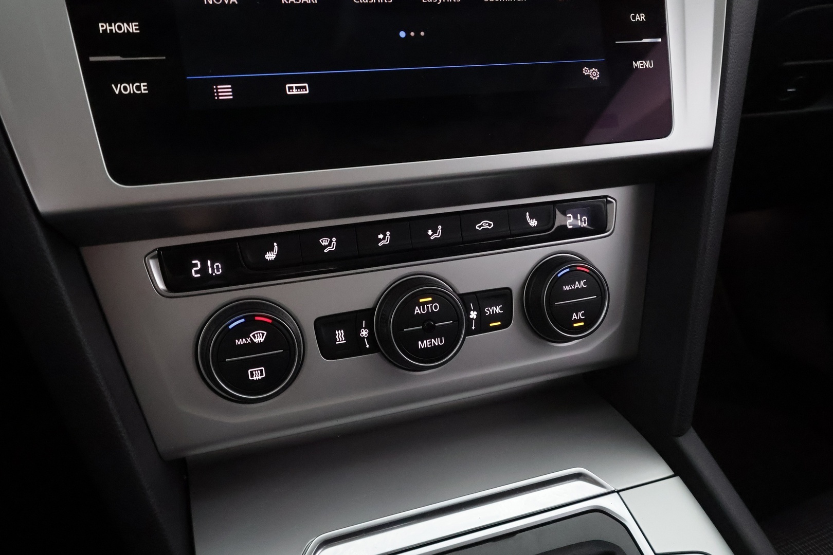 VOLKSWAGEN Passat 2019