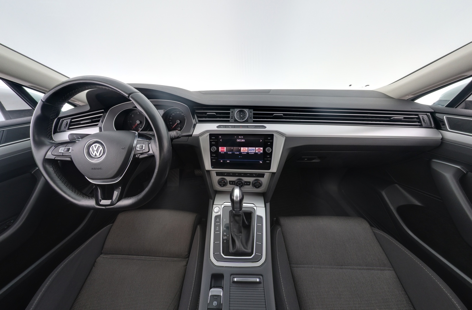 VOLKSWAGEN Passat 2019