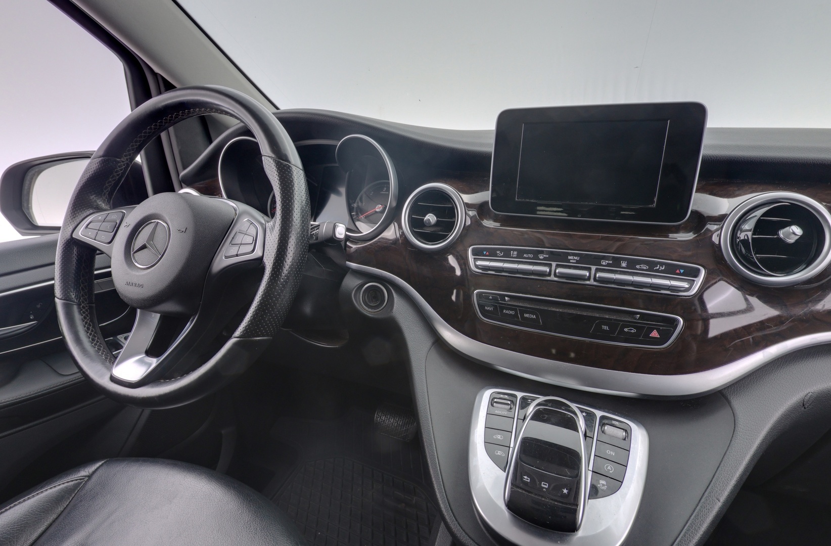 MERCEDES-BENZ V 2016