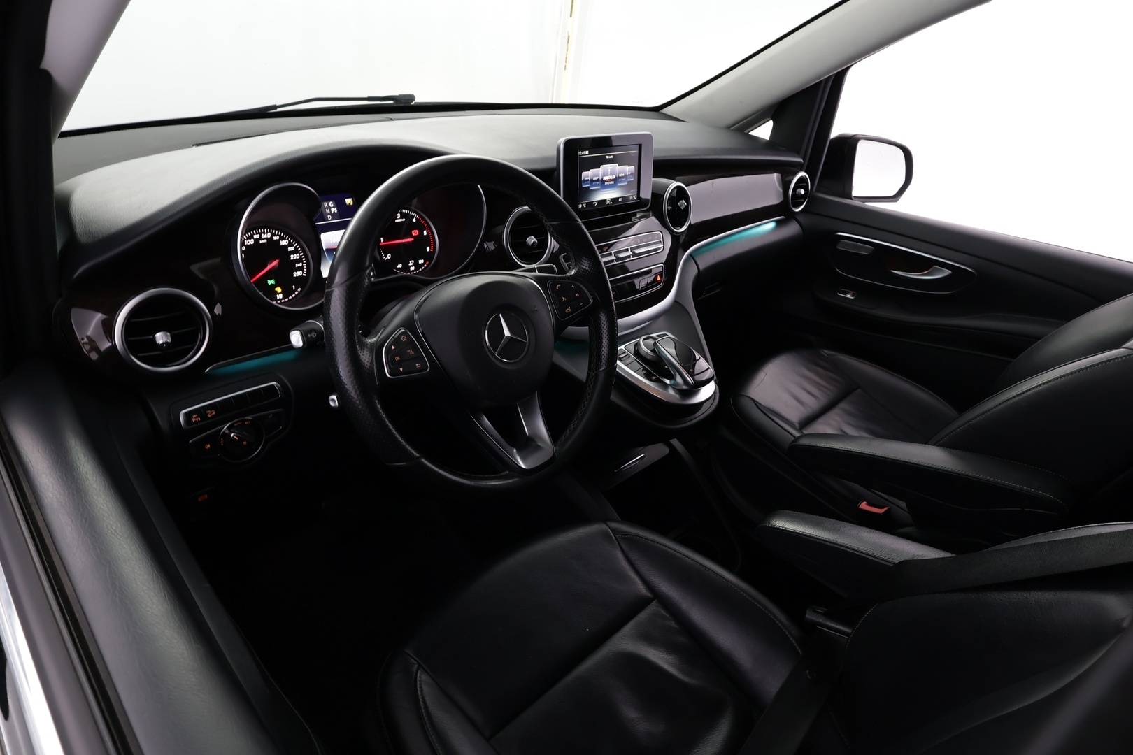 MERCEDES-BENZ V 2016