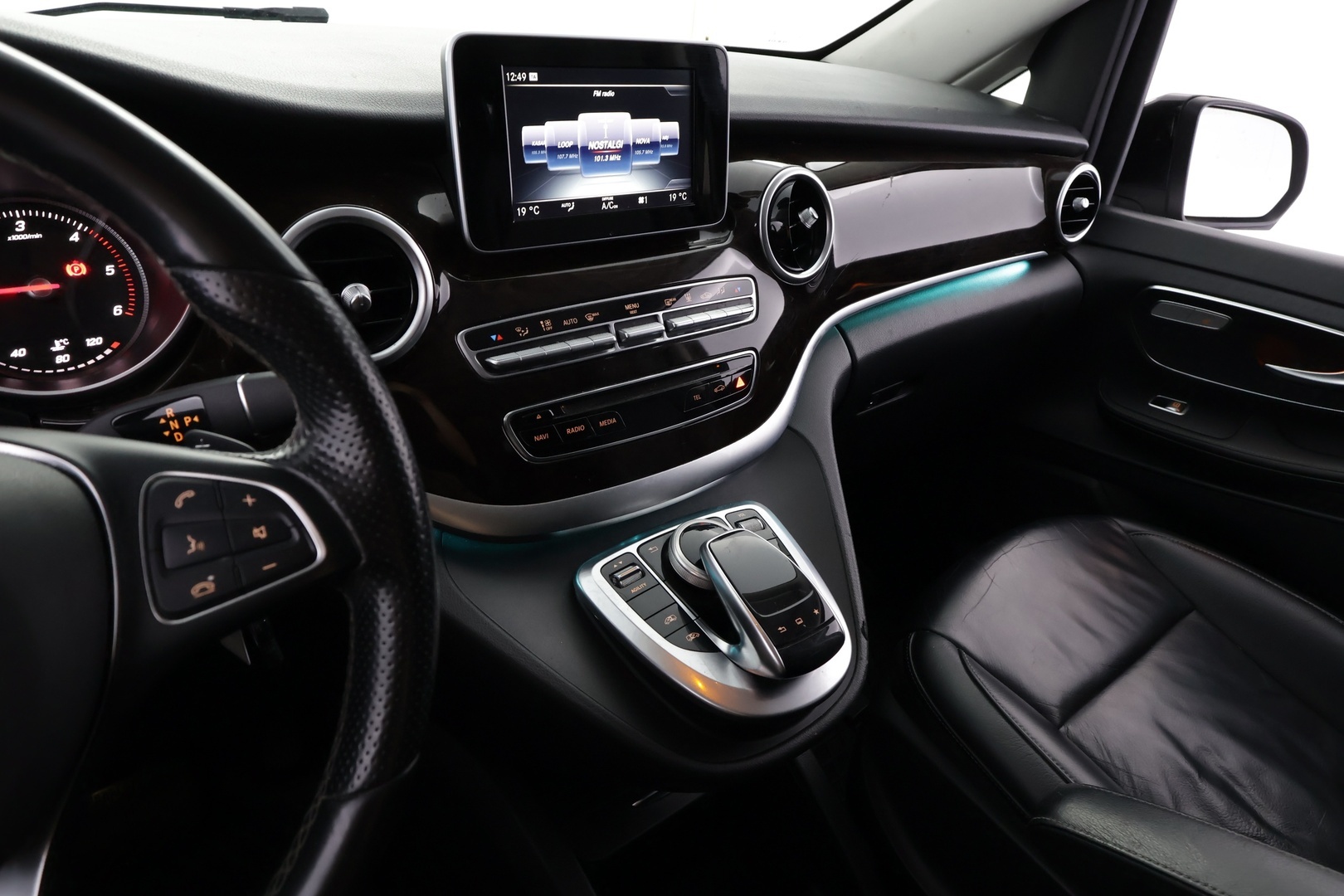 MERCEDES-BENZ V 2016