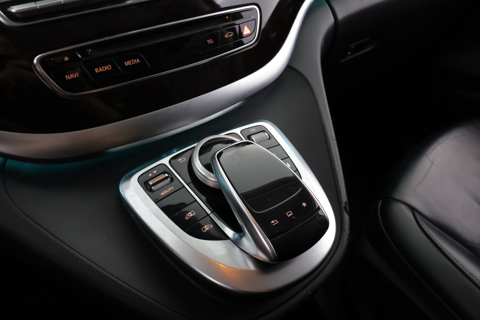 MERCEDES-BENZ V 2016