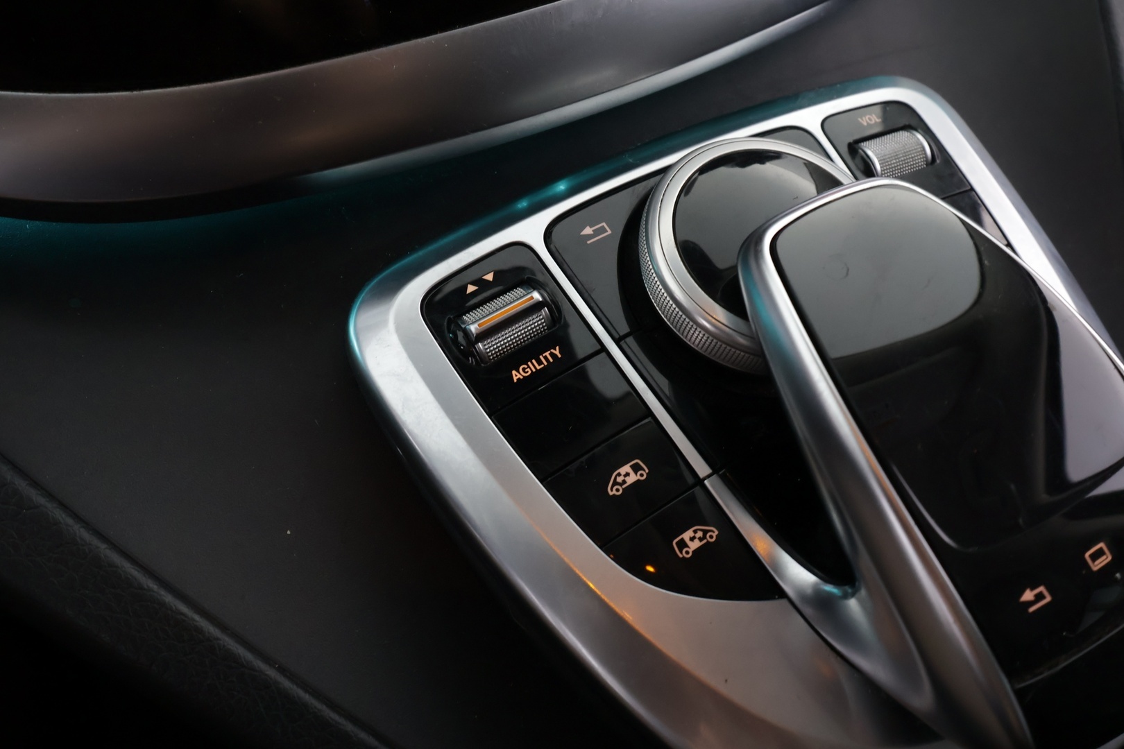 MERCEDES-BENZ V 2016