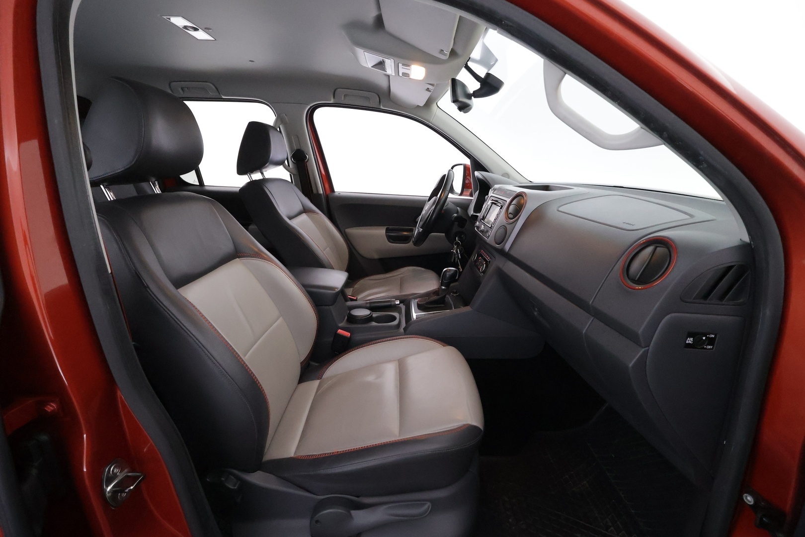 VOLKSWAGEN Amarok 2014