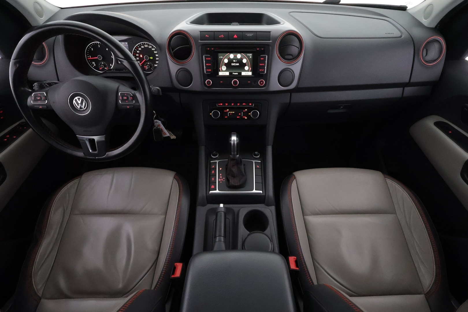VOLKSWAGEN Amarok 2014