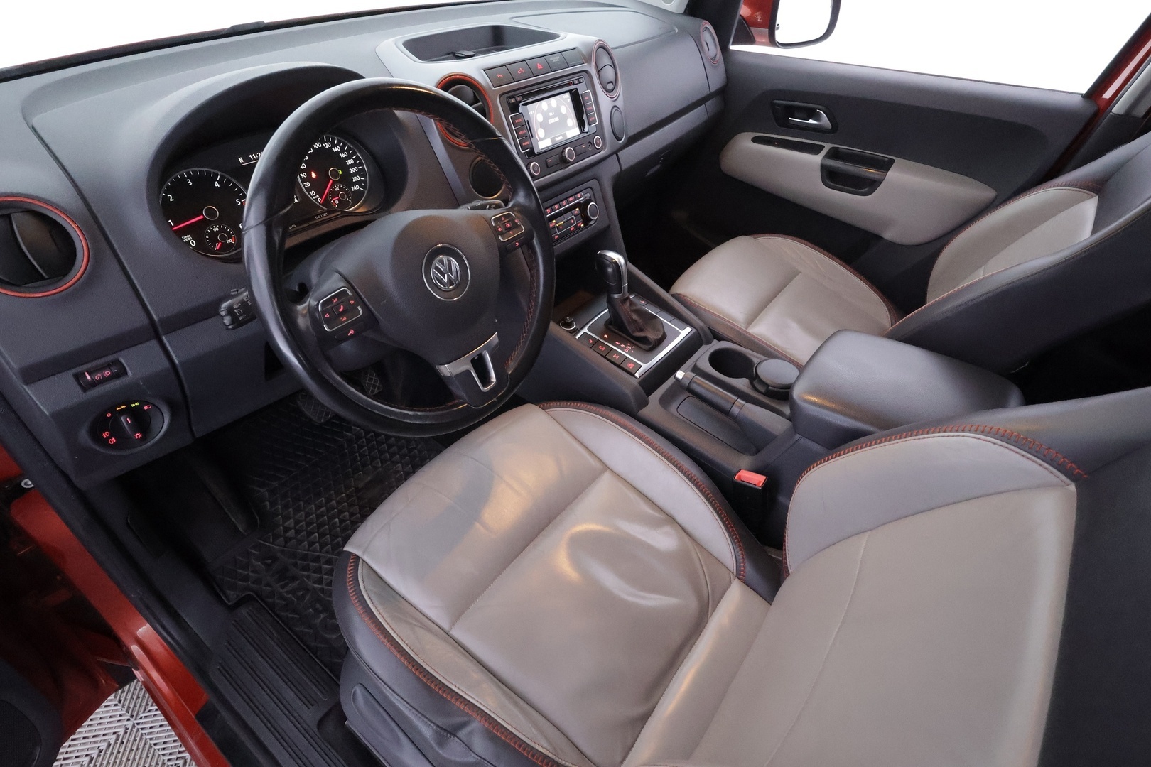 VOLKSWAGEN Amarok 2014