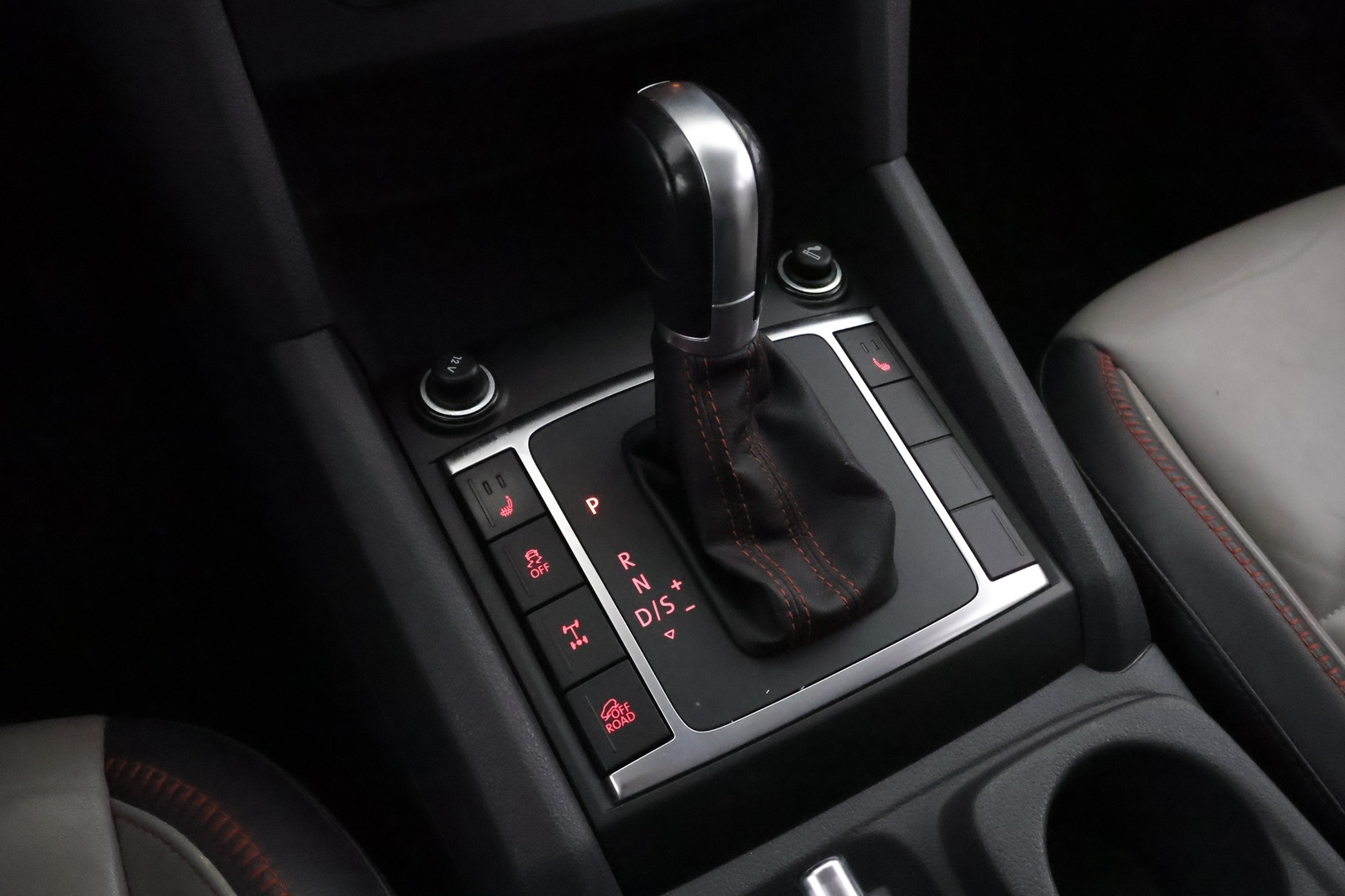VOLKSWAGEN Amarok 2014