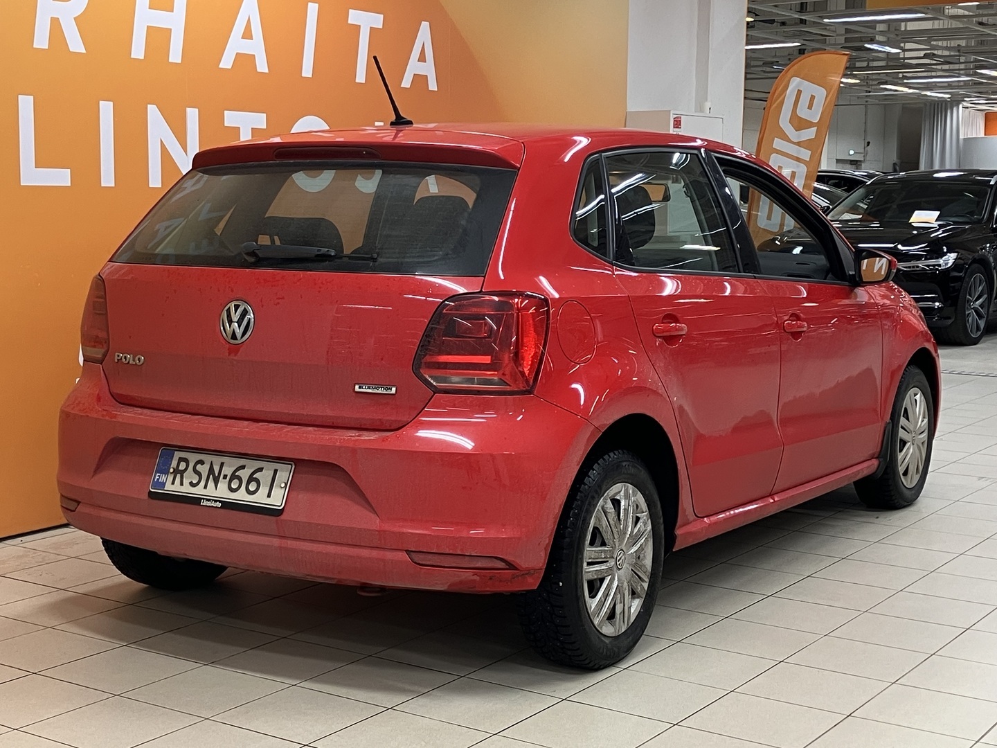VOLKSWAGEN Polo 2016