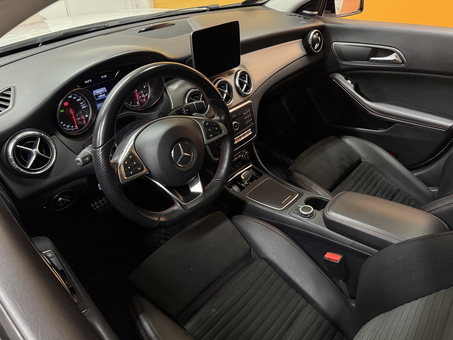 MERCEDES-BENZ CLA 2019