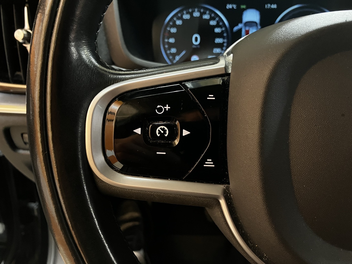 VOLVO V60 2020